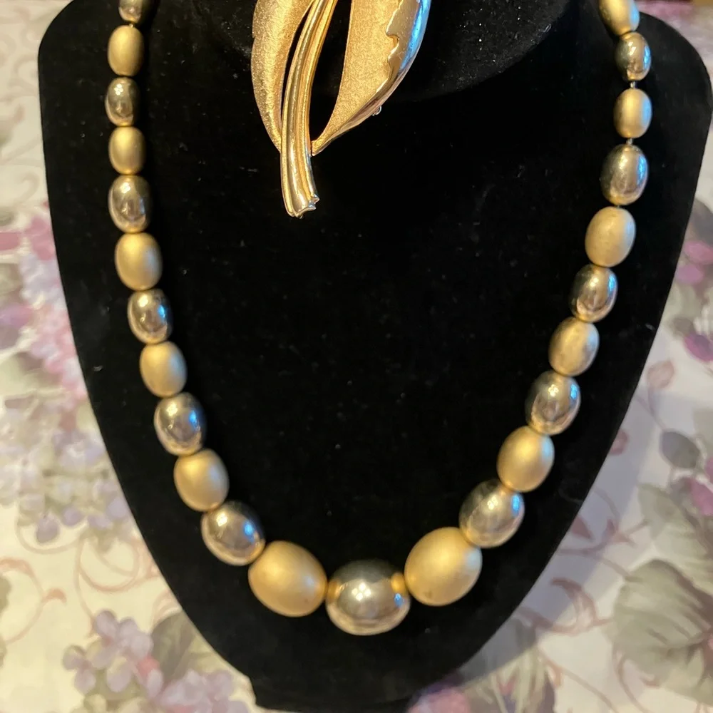 KOREAN STAMPED VINTAGE GOLD NECKLACE AND MATCHED BROOCH EARLY PIECE - Picture 9 of 16